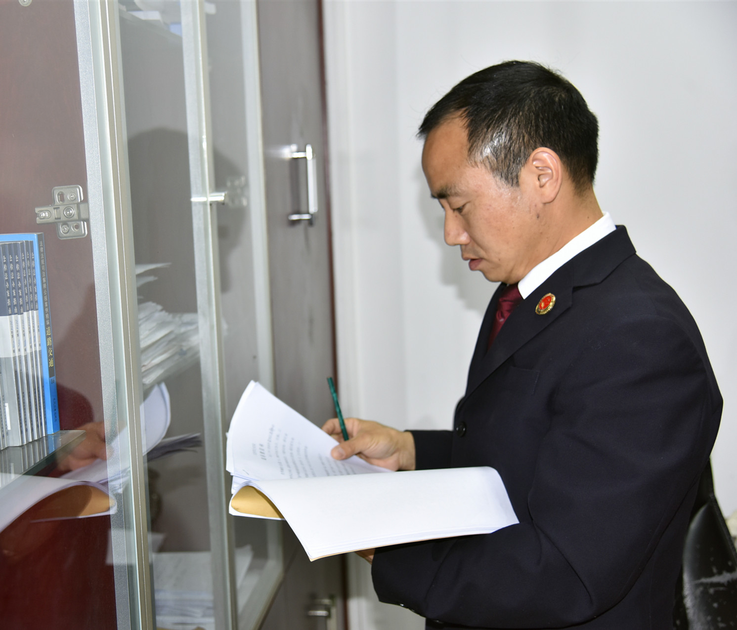 不惧峰勇攀峰记大冶市检察院检察官助理汪雪峰