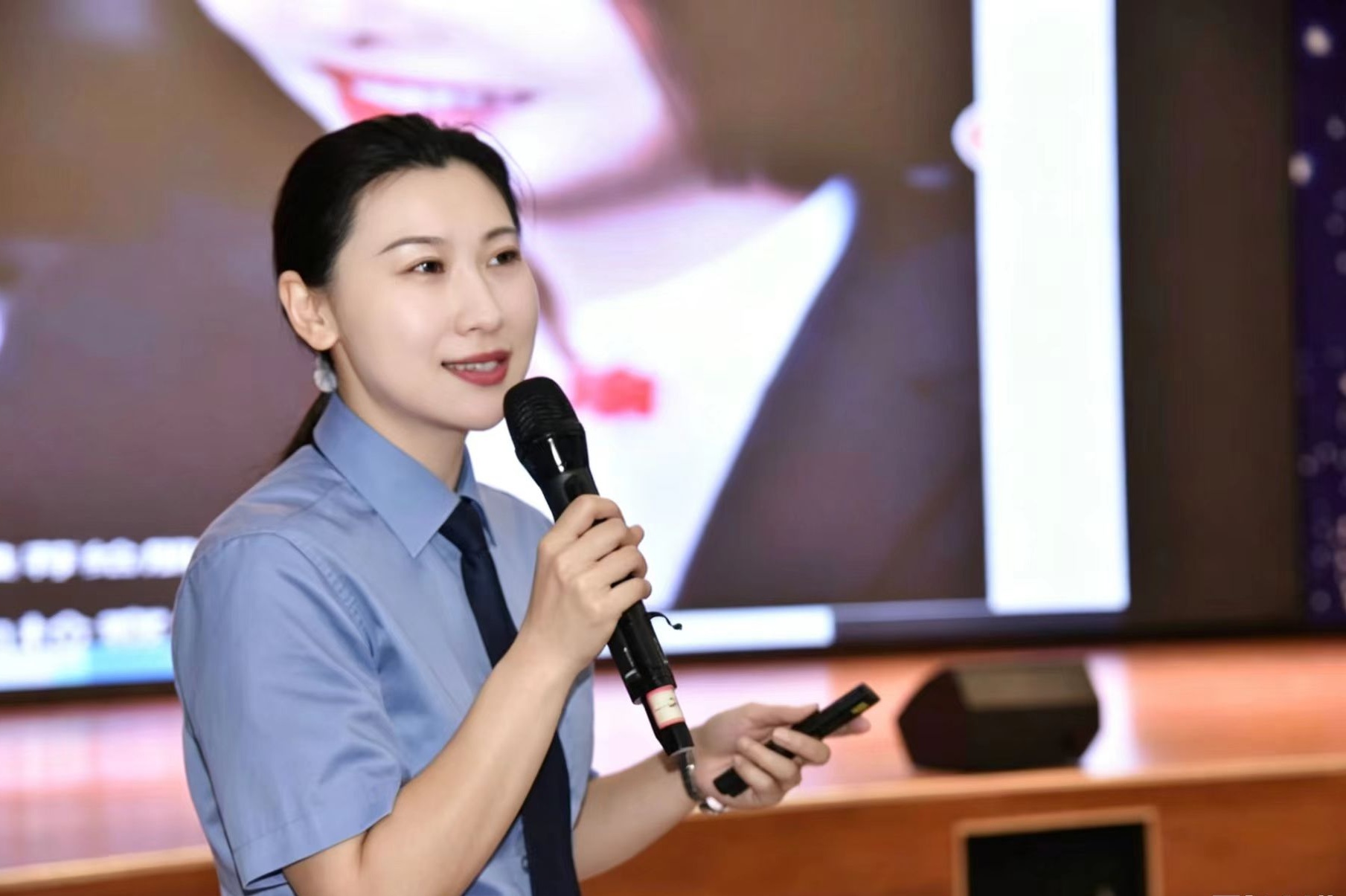 检爱同行 向阳生长│大冶湖学校700余师生上了一堂走心的法治课