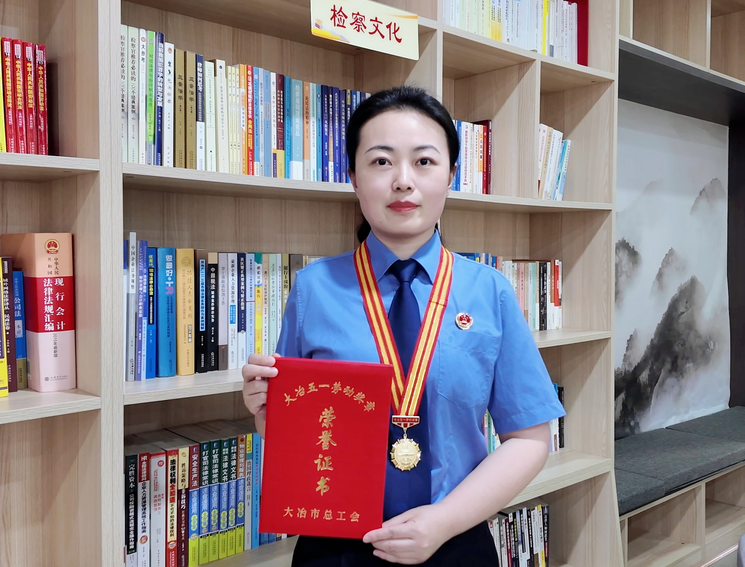 【冶检风采】检徽映匠心 李青荣获大冶市五一劳动奖章